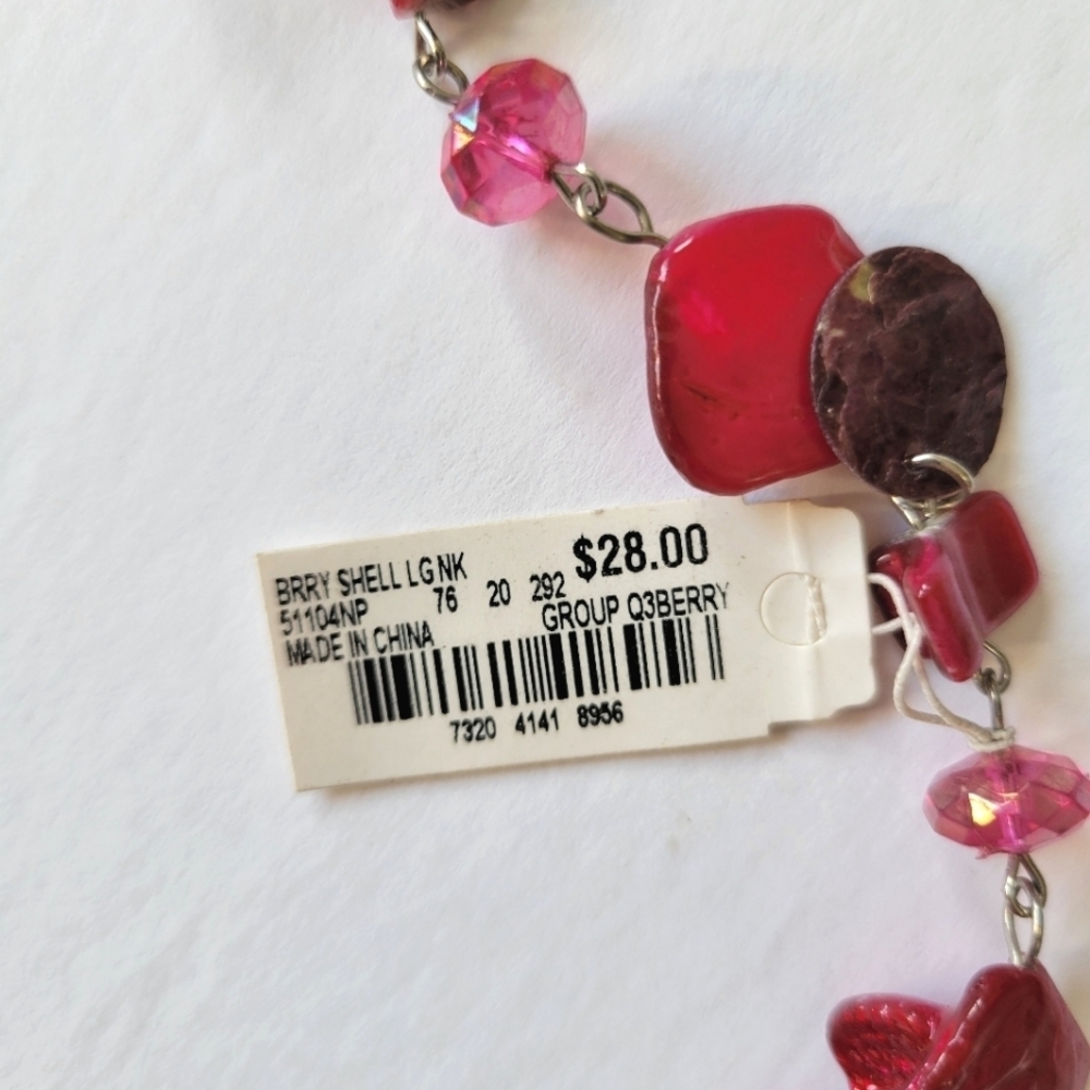 Red Shell Chain Necklace - Picture 8 of 8